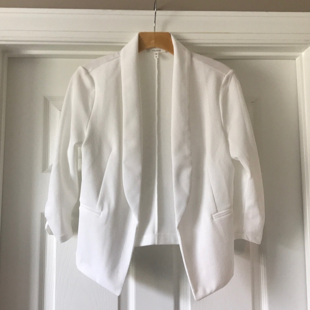 NWOT ‘Maurices’ White Blazer